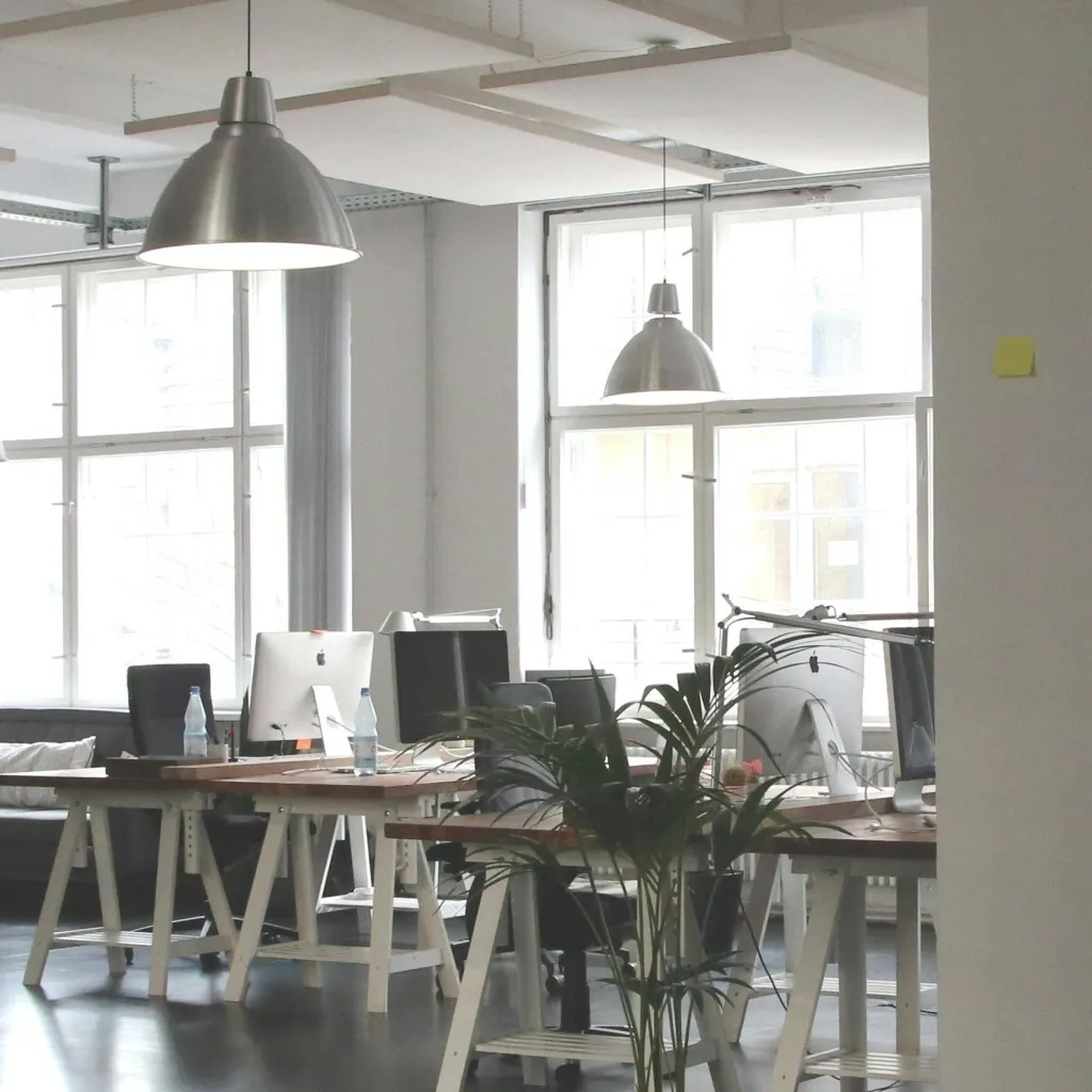 chat with ai character: Callen