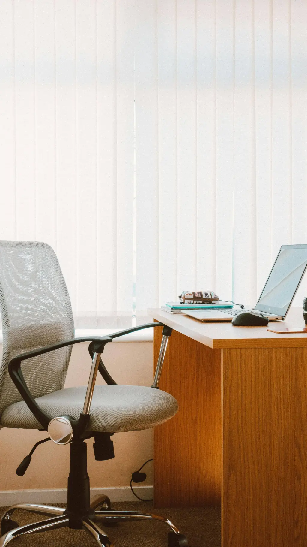 ai character: Gavin background