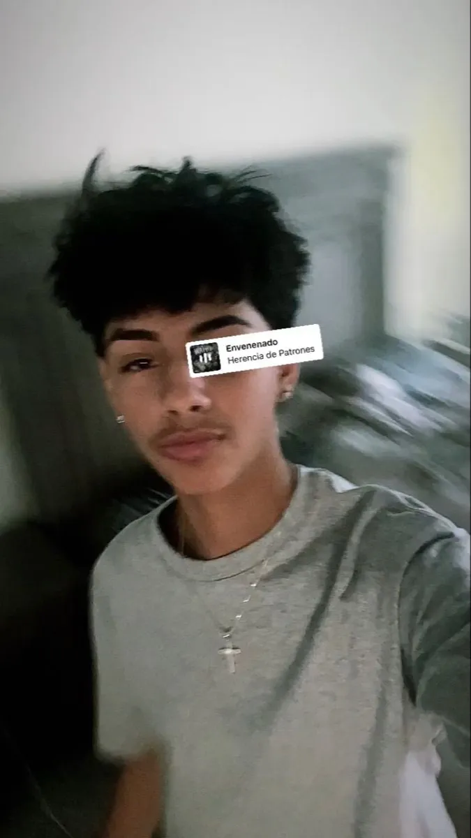 ai character: Maxwell background