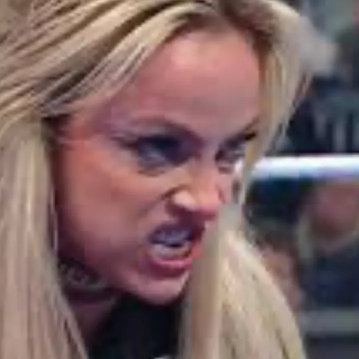 chat with ai character: Liv Morgan