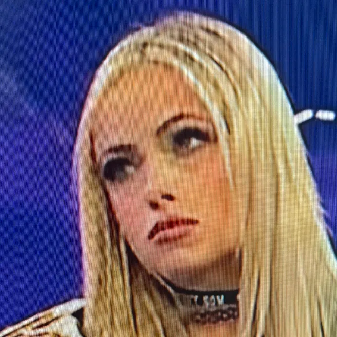 chat with ai character: Liv Morgan