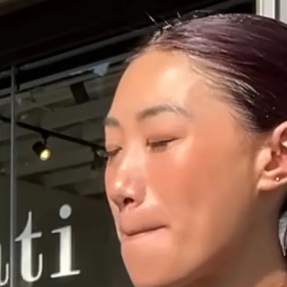 chat with ai character: Sarah