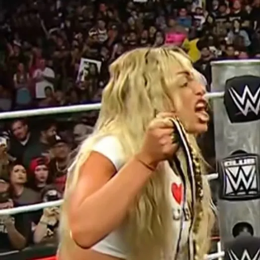 chat with ai character: Liv Morgan