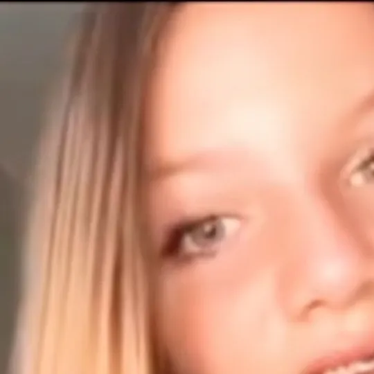 chat with ai character: Paige 