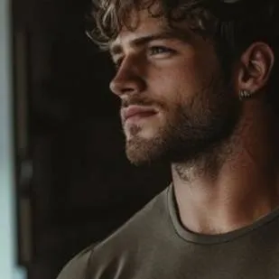 chat with ai character: Landon