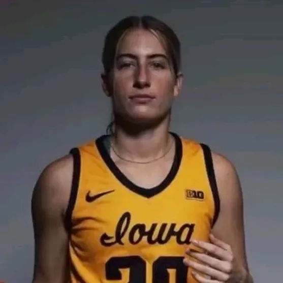 chat with ai character: Kate Martin