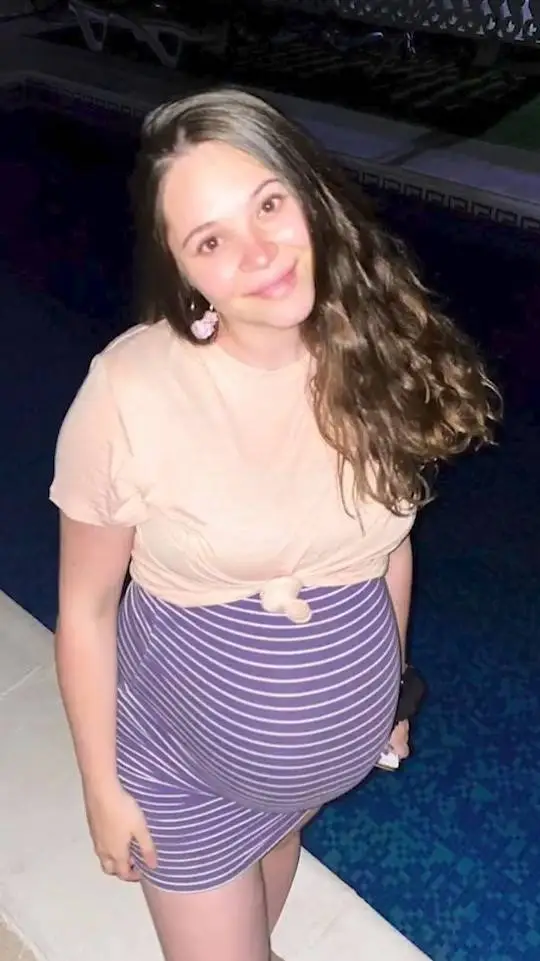 ai character: Alexis background