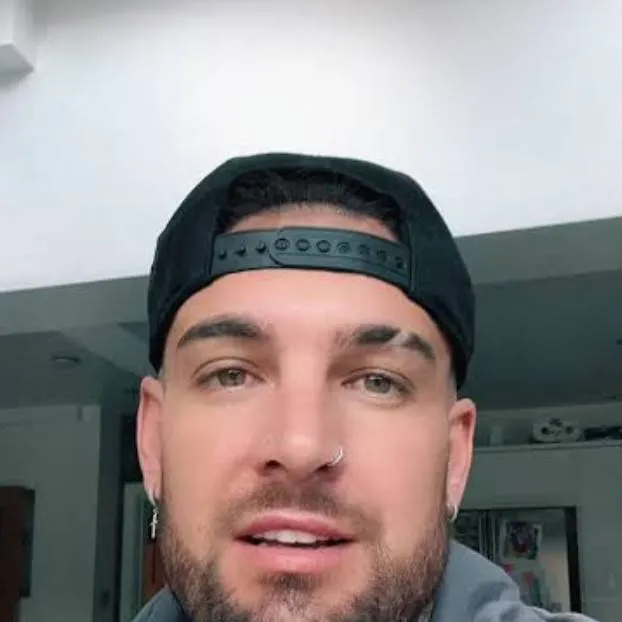 chat with ai character: steve lord dermott