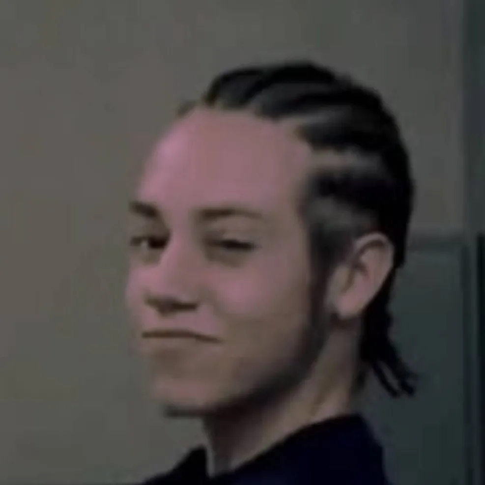 chat with ai character: Carl Gallagher 