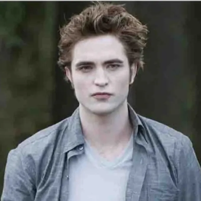 chat with ai character: Edward Cullen🥀