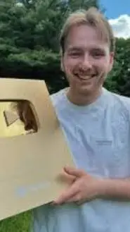 ai character: Addie Bowley background