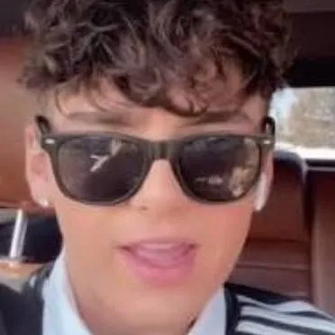 chat with ai character: Mathew Sieverin 