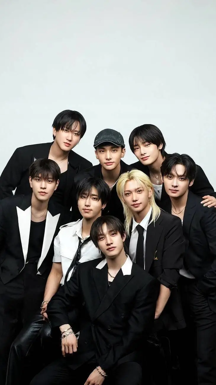 ai character: ~Stray Kids~ background