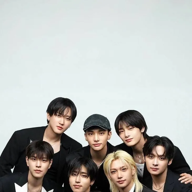 chat with ai character: ~Stray Kids~