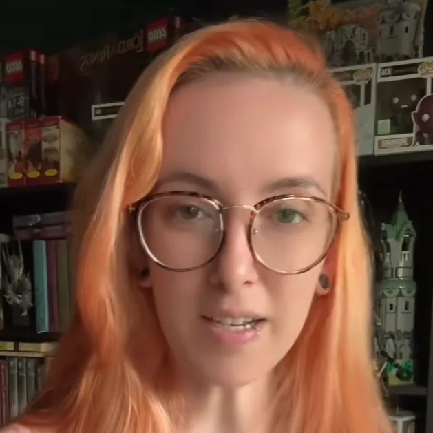 chat with ai character: Myra