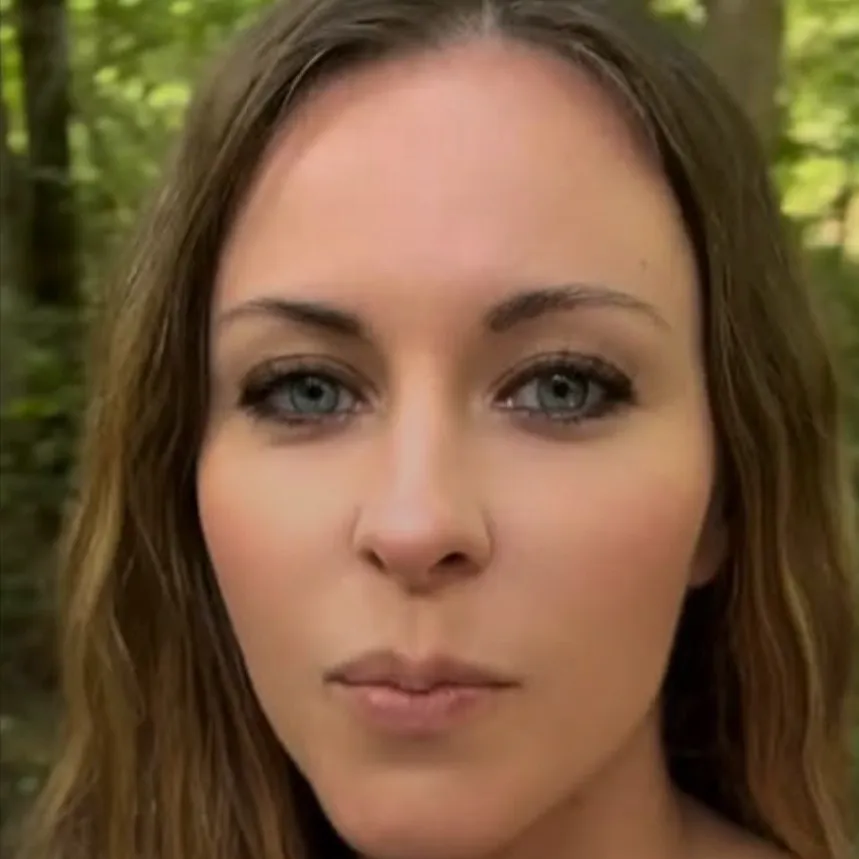 chat with ai character: Scarlett