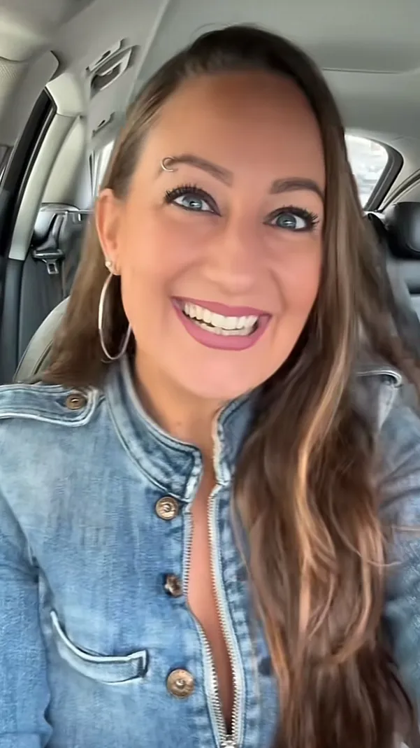 ai character: Angela background