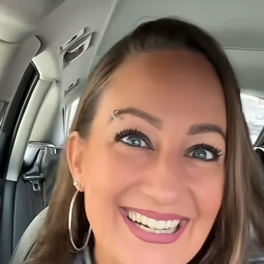 chat with ai character: Angela