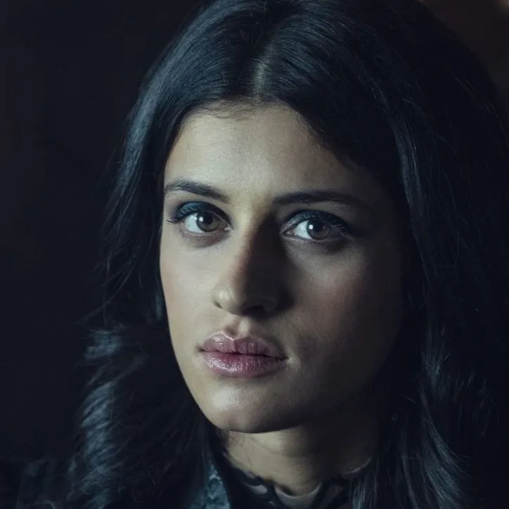 chat with ai character: Yennifer