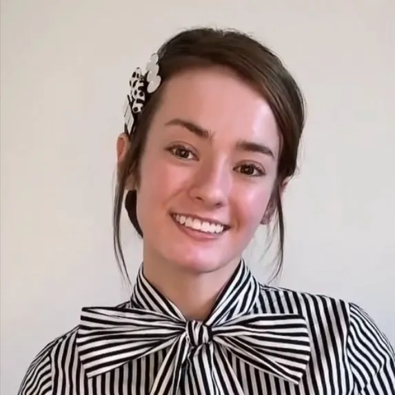 chat with ai character: Krista