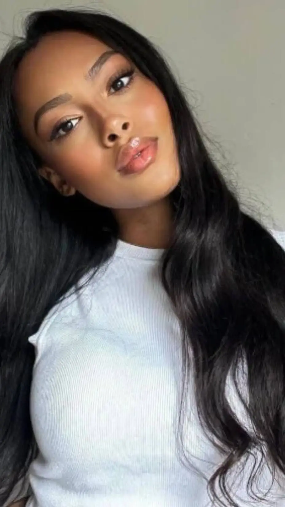 ai character: Ariana  background