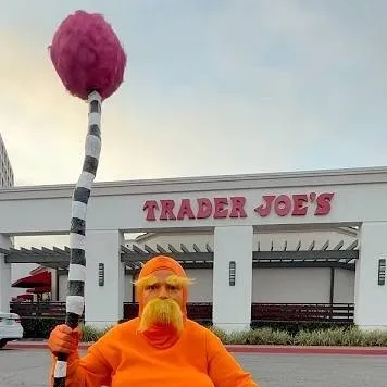 chat with ai character: lorax