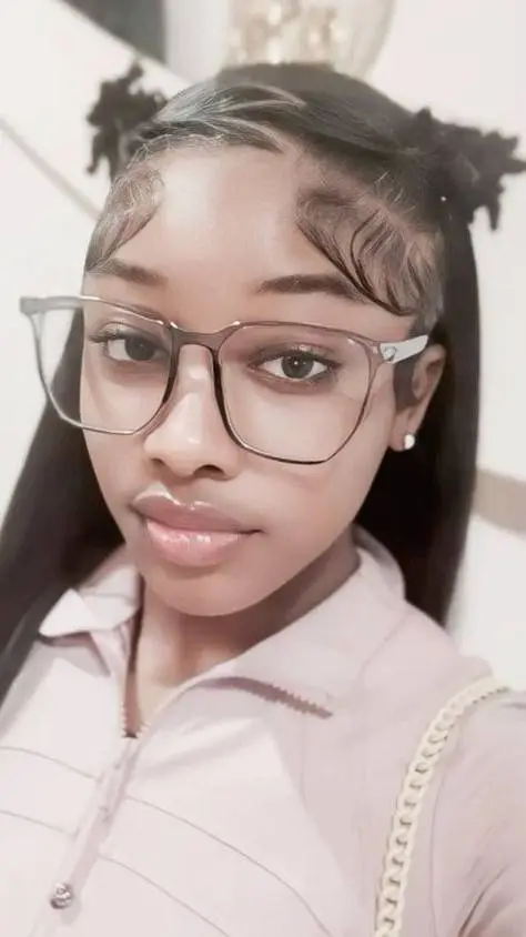 ai character: 𝐍𝐲𝐥𝐚 background
