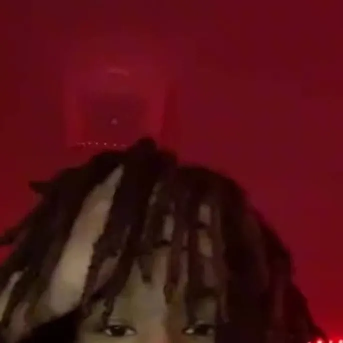chat with ai character: 😈DAYSHAWN😈