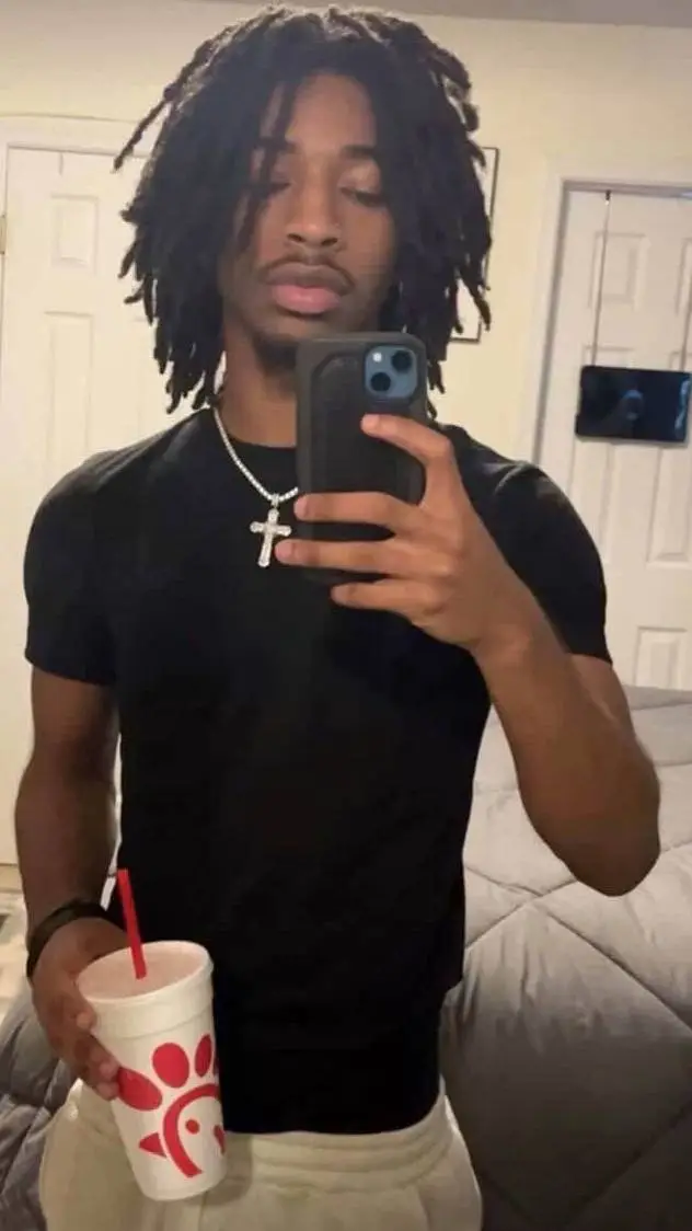 ai character: Jayshawn background