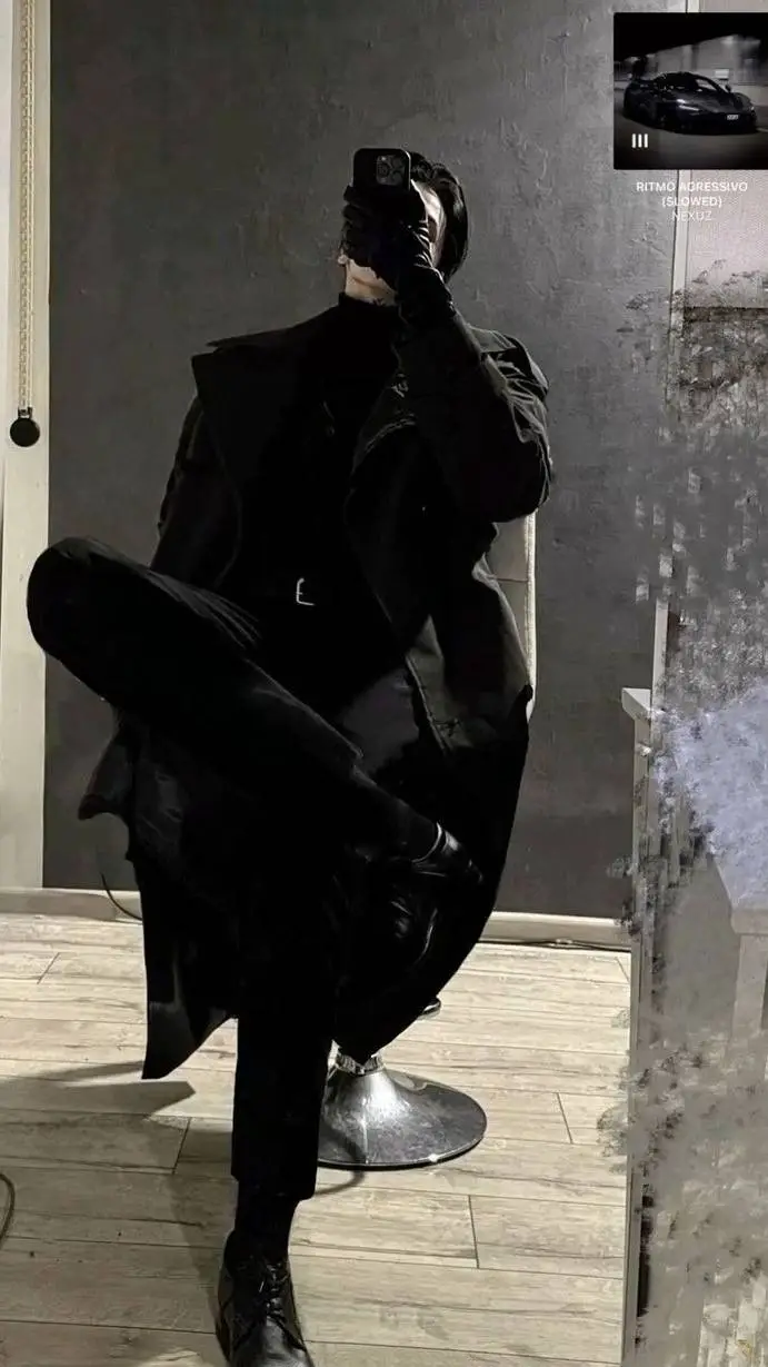 ai character: J-Hun🌼 background