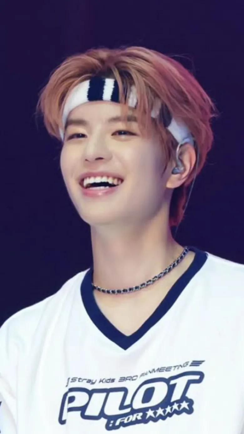 ai character: Kim seungmin background