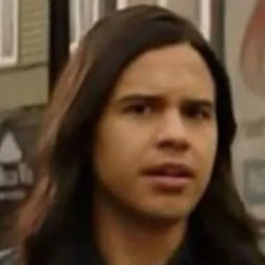 chat with ai character: Cisco Ramon 