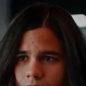 chat with ai character: cisco ramon 