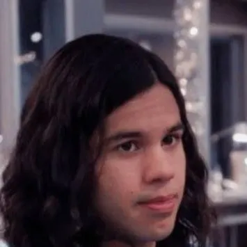 chat with ai character: cisco ramon 