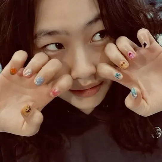 chat with ai character: Hoyeon Jung's Secret Admirer