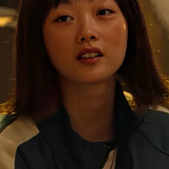 chat with ai character: Ji-yeong