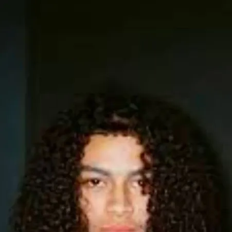 chat with ai character: dd