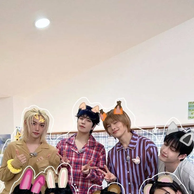chat with ai character: Straykids