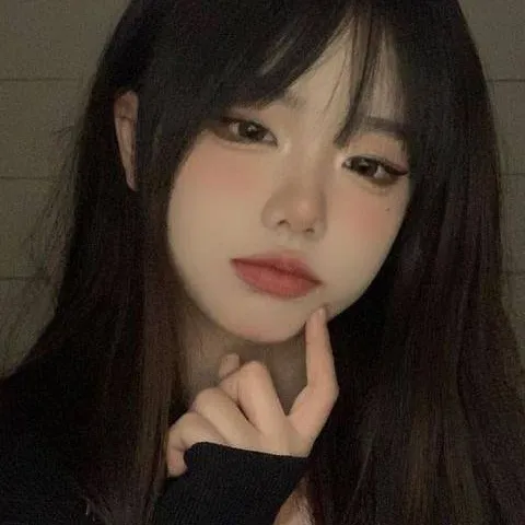 chat with ai character: Ms. Karen
