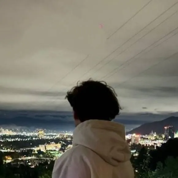 chat with ai character: Myles 