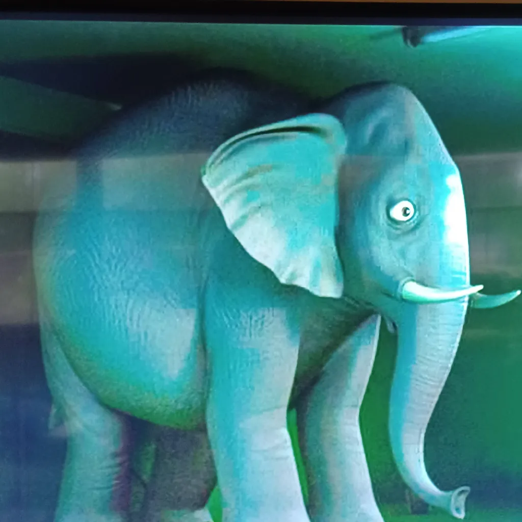 chat with ai character: The Elephant 