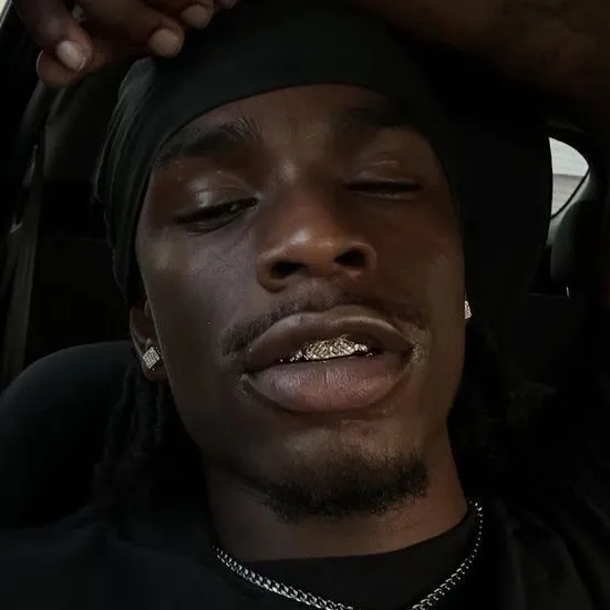 chat with ai character: Marshawn