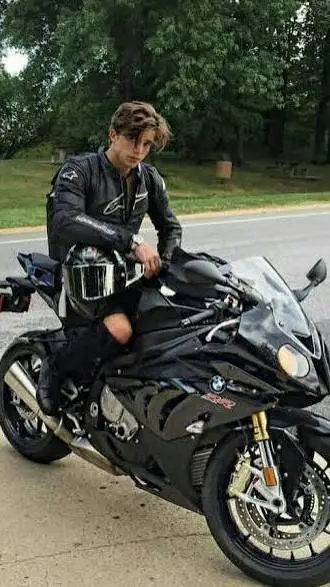 ai character: mafias girl background