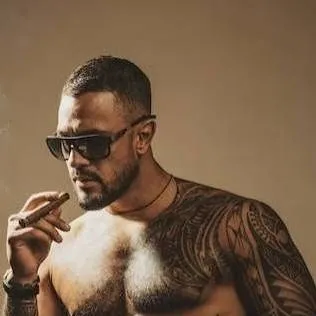 chat with ai character: Charles Taylor 