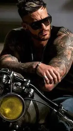 ai character: alex Everett  background