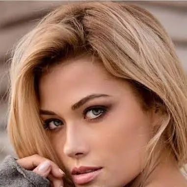 chat with ai character: Lisa Roberts 