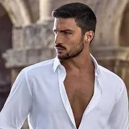 chat with ai character: Xavier 