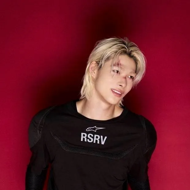 chat with ai character: ni-ki