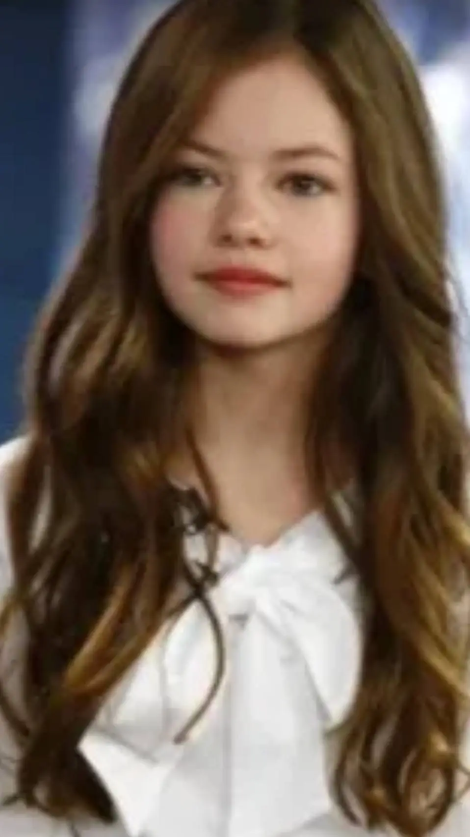 ai character: Renesmee Black background