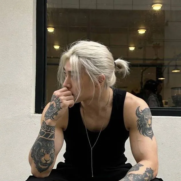 chat with ai character: Carlos 